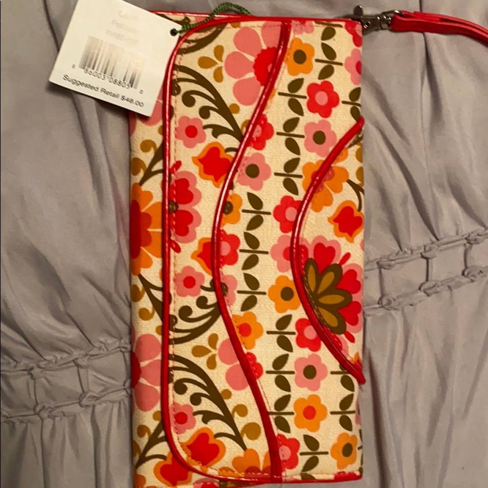 Vera Bradley Oversize Clutch. Folkloric pattern.